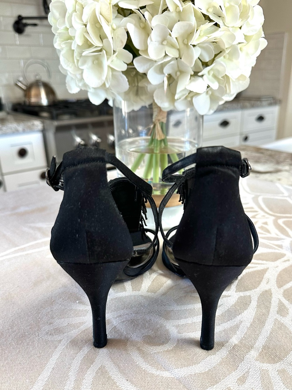 The Touch of Nina Black Beaded Fringe Dress Sandals Heels Size 9M - Picture 4 of 9